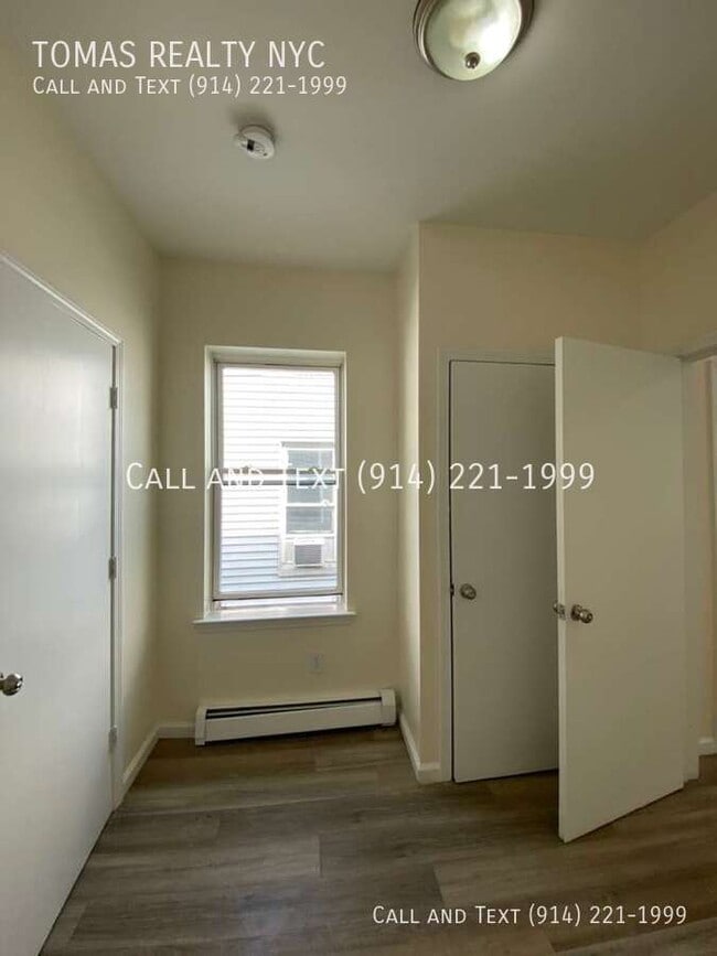 Building Photo - 70 Ash St