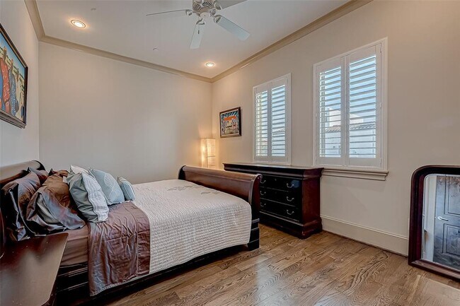 Building Photo - 311 Calle Sevilla Pl