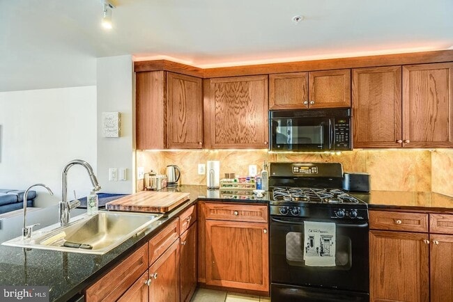 Building Photo - 616 E Street NW Unit 1220