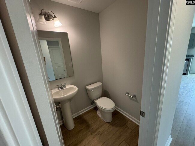 Building Photo - 1074 Begonia Dr