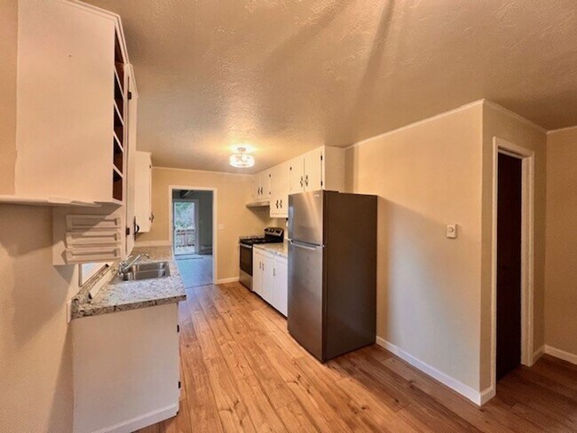 Building Photo - 2167