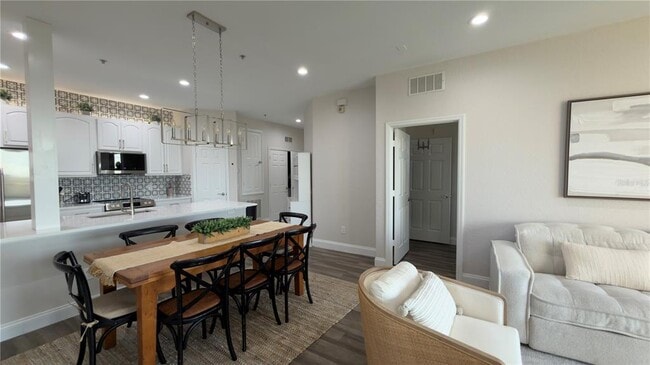 Building Photo - 6466 Cava Alta Dr