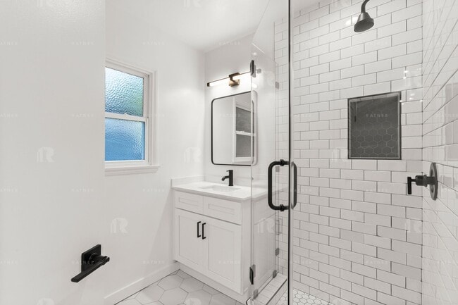 Building Photo - Newly REMODELED large 4 bed / 4 bath home w/ family room, private bonus room / home office, and "...