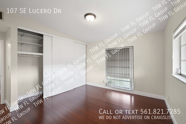 Building Photo - 107 SE Lucero Dr