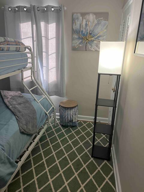 Building Photo - 1746 E Broad St