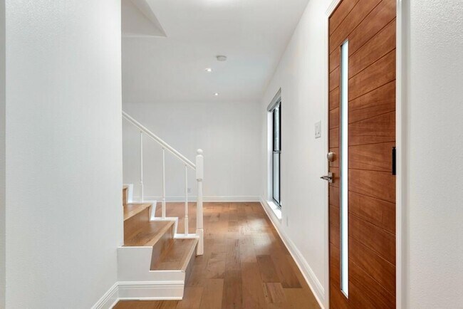 Building Photo - 1708 Fawn Dr