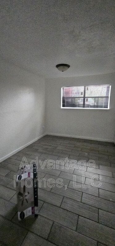 Building Photo - 711 N 70th St