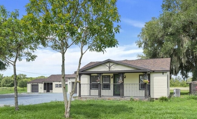 Building Photo - 13832 South Bay Lake Rd