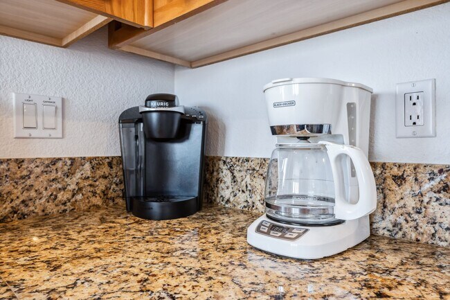 Building Photo - 3 BR + Bonus, Fully furnished, Includes Ut...