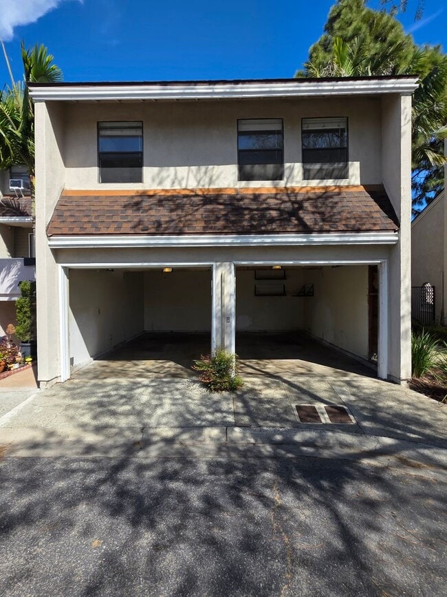 Building Photo - Newly Renovated 2 bedroom 2 bathroom Home in Costa Mesa