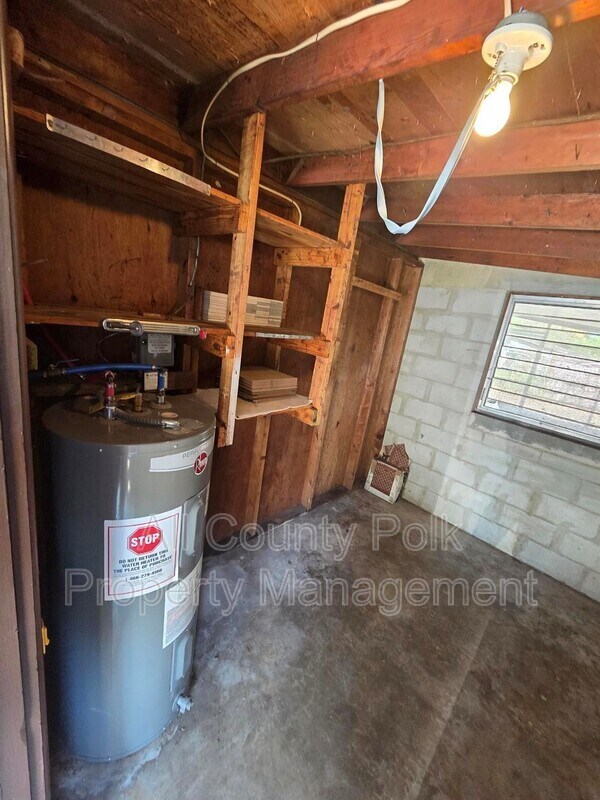 Building Photo - 2807 Hertha Ave