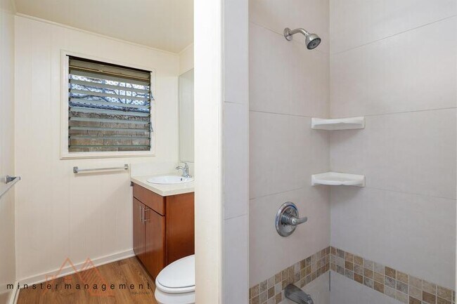 Building Photo - 2057 10th Ave