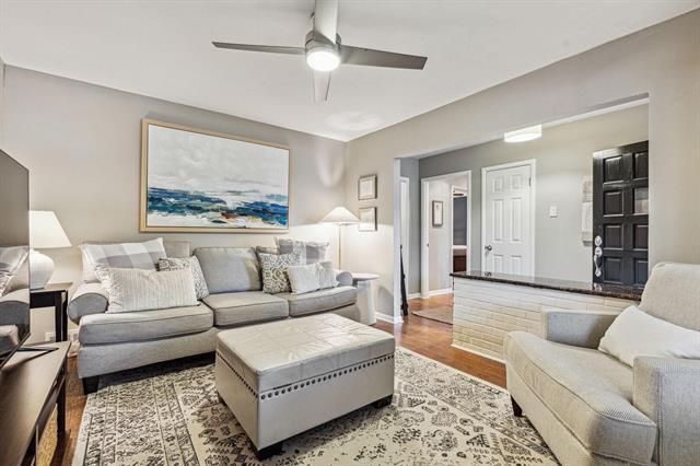 Building Photo - 2127 Clarksdale Dr