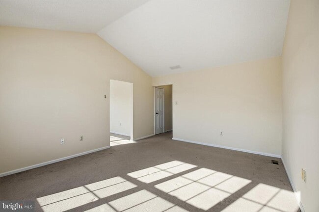 Building Photo - 56 Camellia Ct