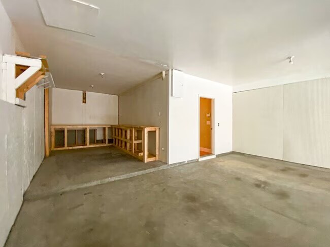 Building Photo - 1181 Great Ridge Pkwy