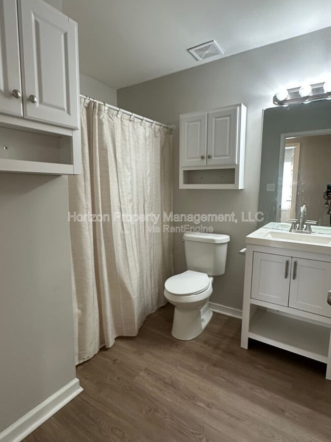 Building Photo - 5142 Farm Pl Dr NE