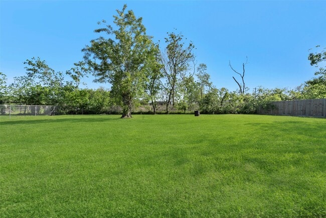 Building Photo - 7506 Bluebonnet St