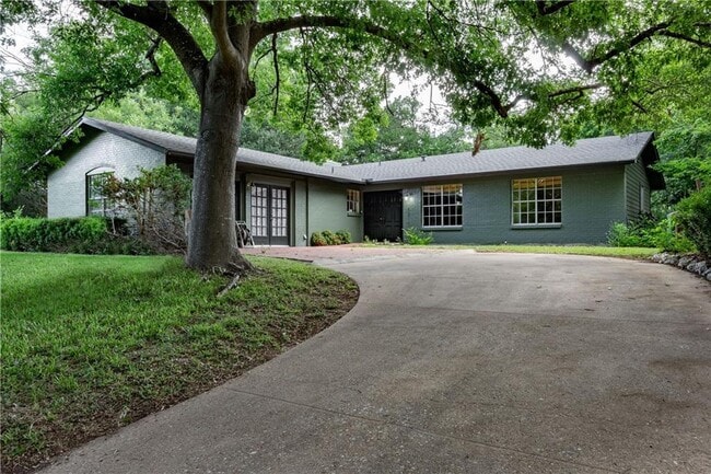 Building Photo - 6215 Walnut Hills Dr