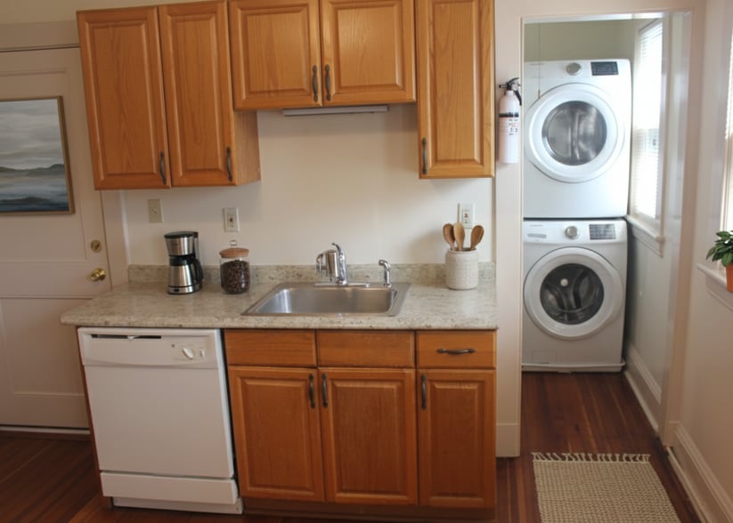 Building Photo - 79 2nd St