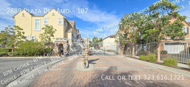 Building Photo - Large Single Family in Gated Community