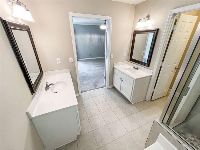 Building Photo - 1598 Brentwood Dr