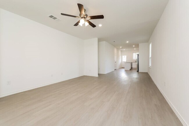 Building Photo - 16326 Vivid Creek Ct