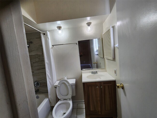 Building Photo - 1314 Mossridge Dr