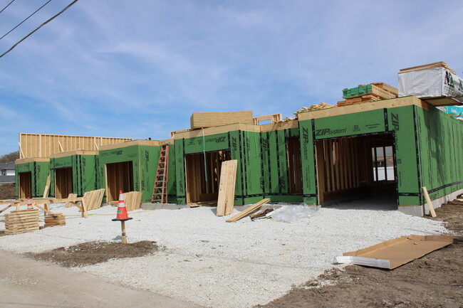 Building Photo - 109 E Division St