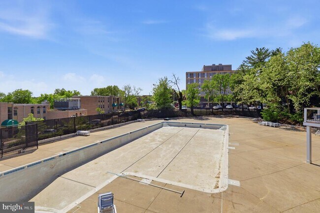 Building Photo - 5300 Holmes Run Pkwy