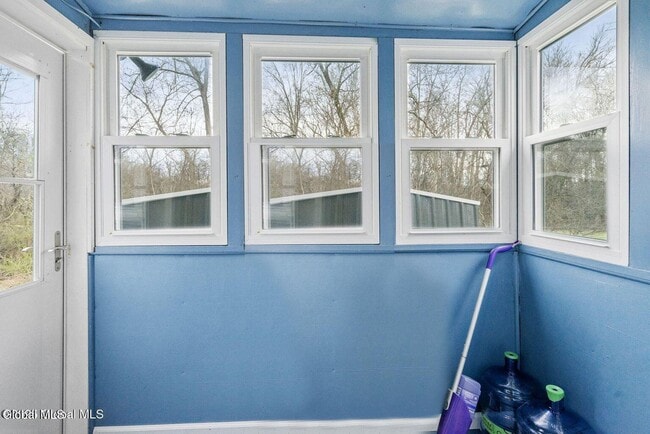 Building Photo - 23 Lakeview Ave