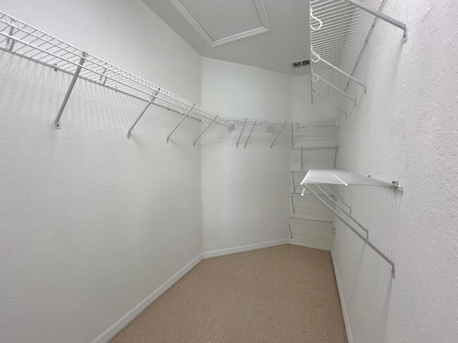 Building Photo - ***Beautiful Townhome Available in Woodland Villages