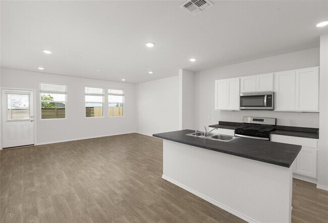 Building Photo - 206 Jackson St