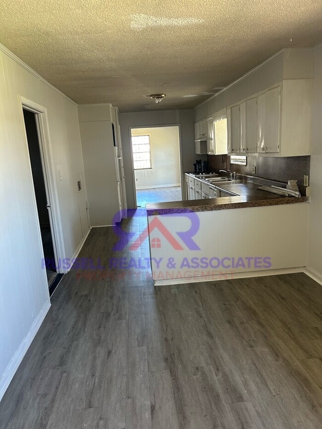 Building Photo - All Brick Bessemer Home!