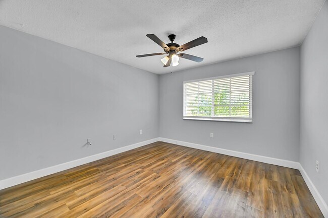 Building Photo - 3620 NW Adriatic Ln