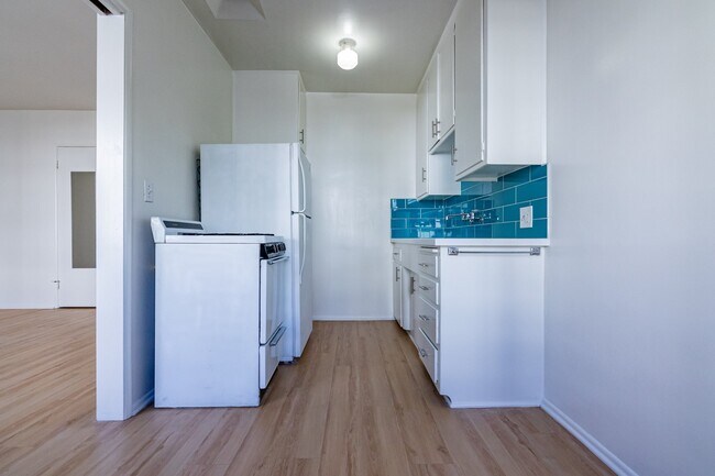 Building Photo - 667-669-669 Levering Ave