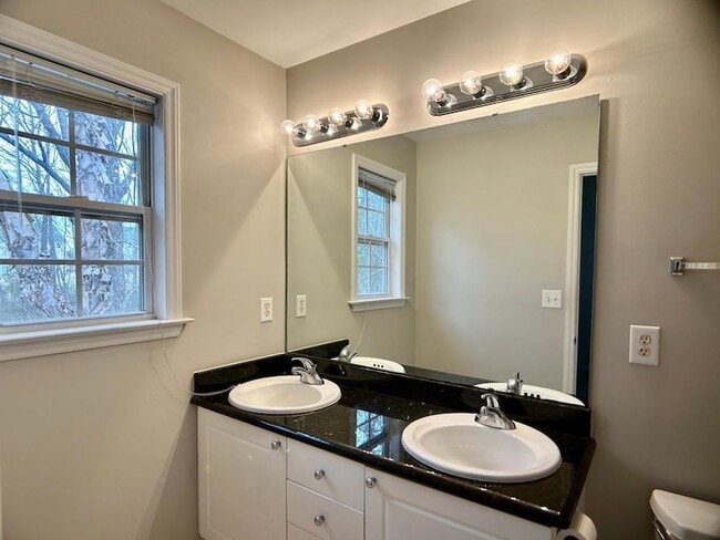 Building Photo - 157 Woodson Dr