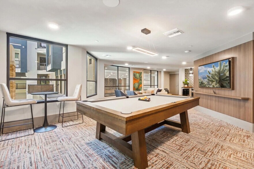 Building Photo - 15501 N Dial Blvd