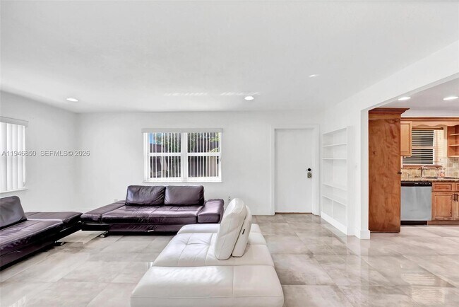 Building Photo - 4530 SW 54th St