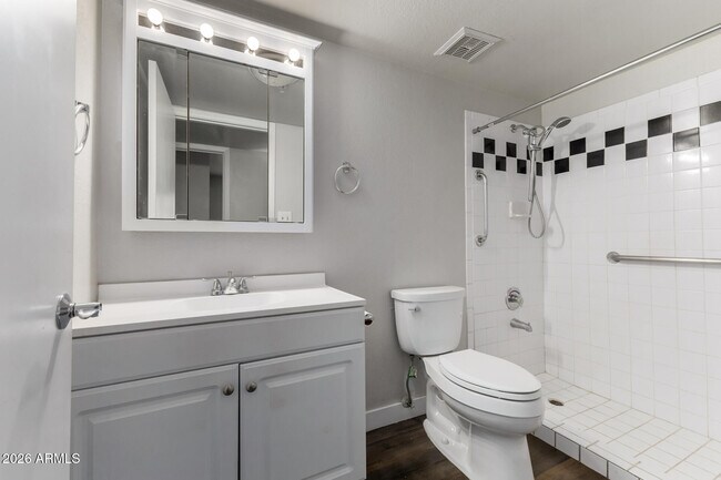 Building Photo - 15014 N 20th St