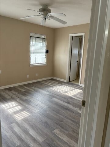 Building Photo - 10227 Gulf Meadows Dr