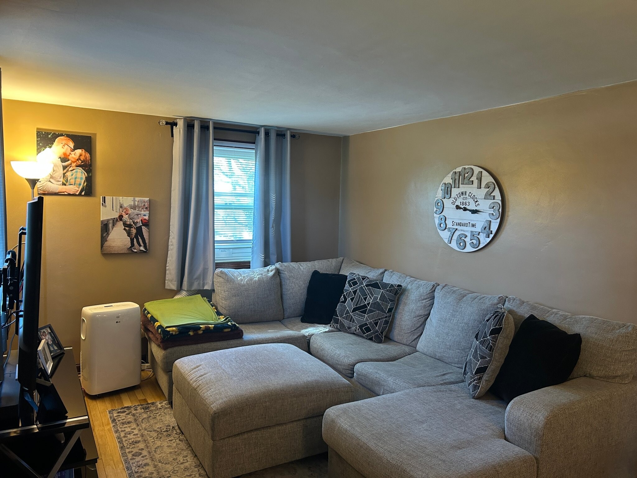 Building Photo - 5 Helen St