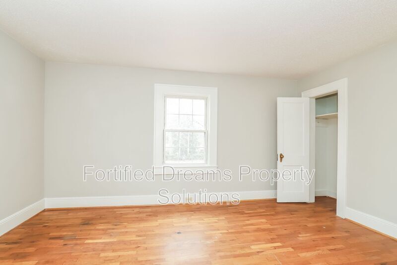 Building Photo - 1252 Brookwood Dr