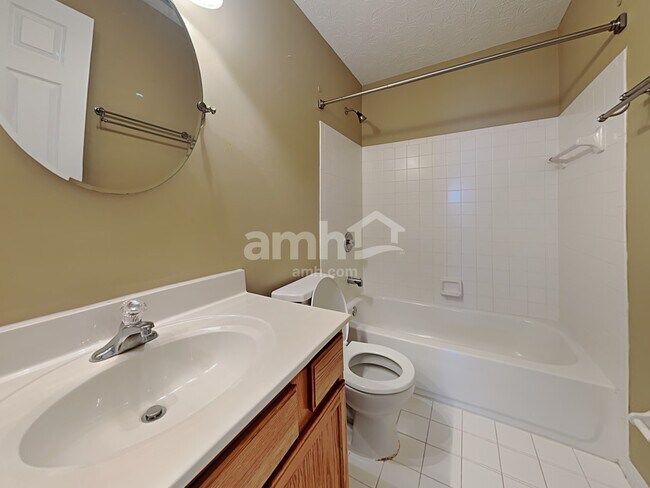 Building Photo - 1468 Vanderlyn Ct
