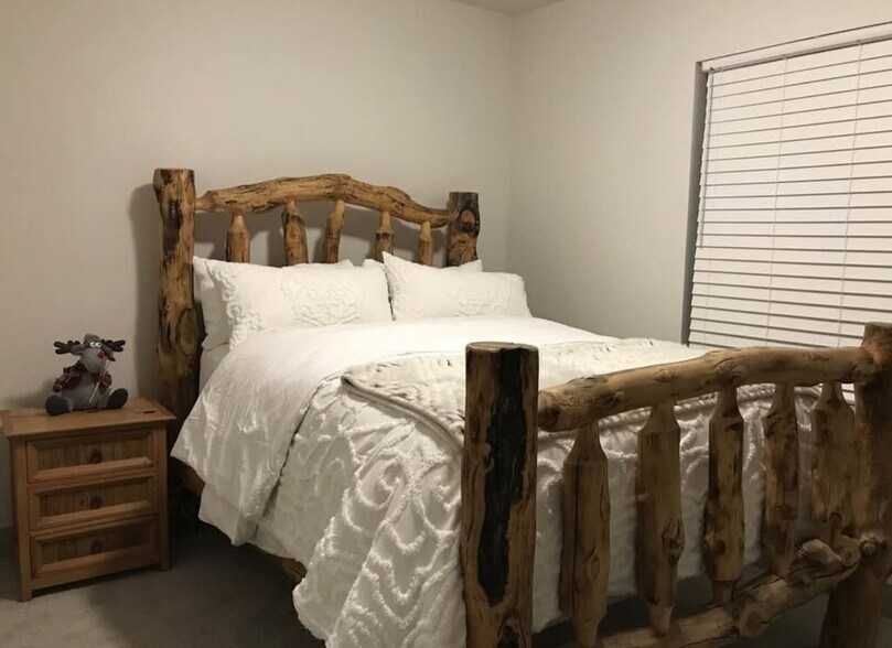 Building Photo - 106 Broken Pine Ln