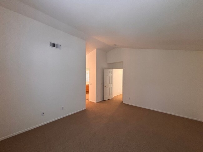 Building Photo - Great 4B/2.5BA House in Gate Community in ...