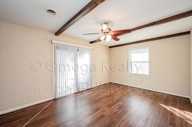 Building Photo - 1700 Serene Cir