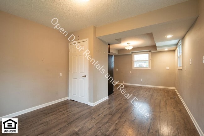 Building Photo - 1727 Maplewood Rd
