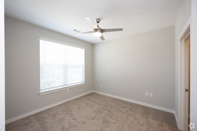 2BR, 2BA - 965SF - Banberry