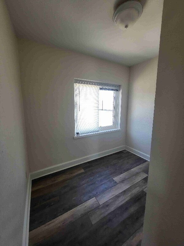Building Photo - 283 N Macy St