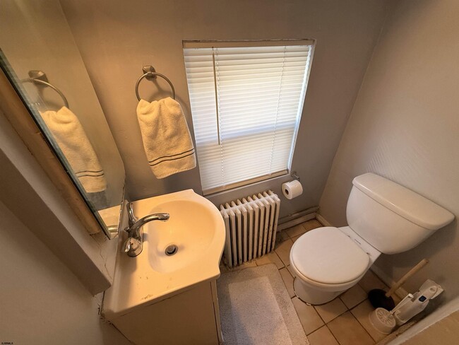 Building Photo - 105 N Richards Ave